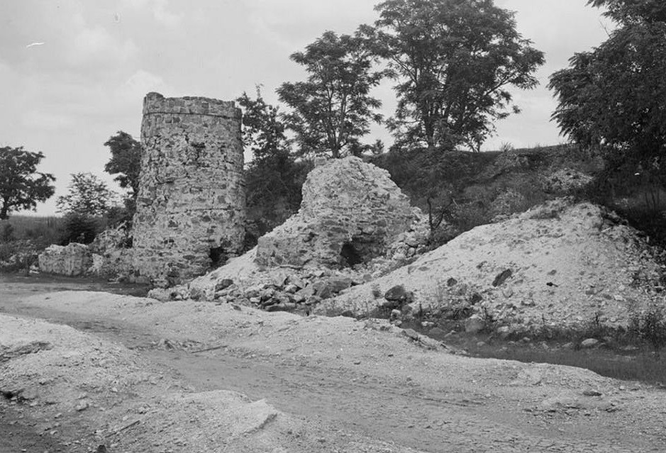 Remains of Old Lime Kilns - Chewacla Limeworks, Limekiln Road, Chewacla, Lee County, AL