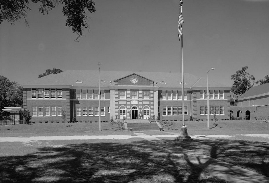 Lafayette Lanier School, 6001 Twentieth Avenue, Valley, Chambers County, AL